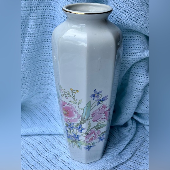 Vintage Fine China vase with floral motif porcelain made in Japan - Picture 6 of 6